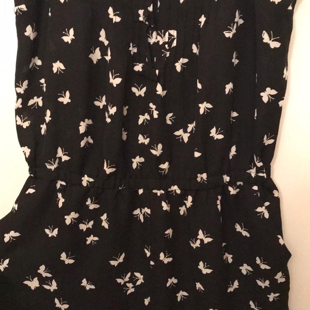 Butterfly pattern romper - Picture 2 of 4